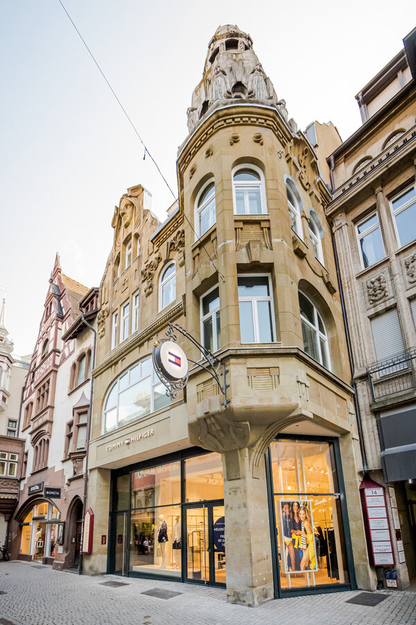 Tommy Hilfiger Konstanz Eggemann concept GmbH Store Gebäude Innenstadt