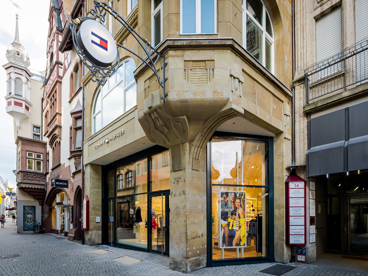 Tommy Hilfiger Konstanz Eggemann concept GmbH Store Gebäude Innenstadt